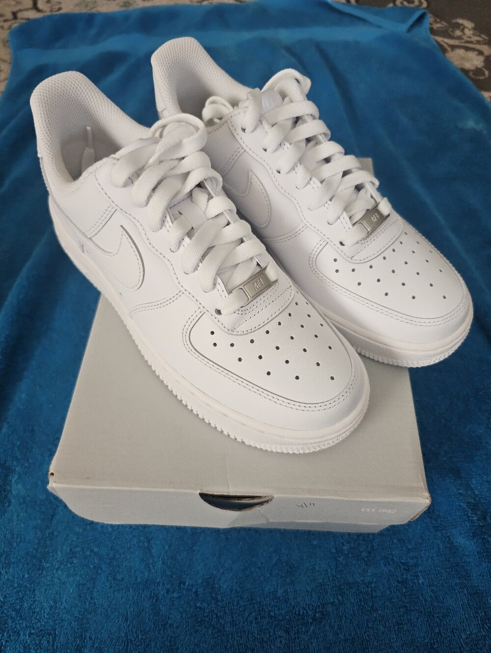 Nike Air Force 1 NEW Sz 7.5 Womens